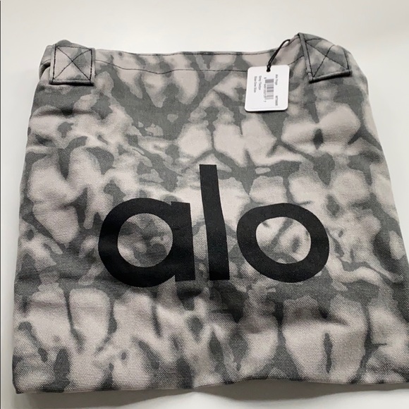 Alo Yoga Tote - Picture 2 of 2